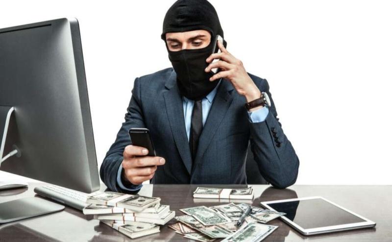 У Прикарпатському регіоні жінка позбулася більше 600 тисяч гривень внаслідок шахрайської схеми, пов'язаної з криптовалютою.
