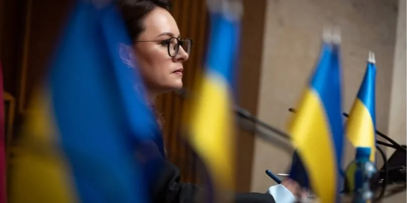Фінансові новини тижня: Свириденко вберегла свою репутацію, Трамп планує вжити заходів проти Індії через імпорт російської нафти, Приватбанк здобув перемогу в судовій справі, тоді як Ощадбанку не знадобилась судова тяганина.