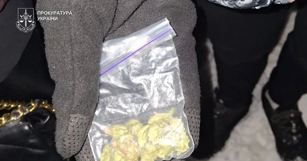 Торгівля наркотиками через Instagram: у Львові арештували 21-річного наркозбувача.