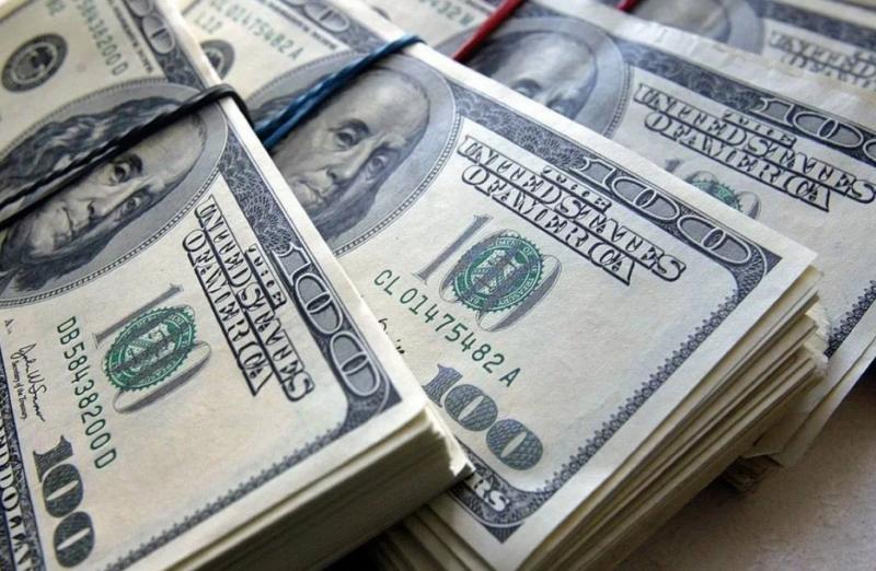 Євро та долар зазнали істотних змін: ПриватБанк і обмінники оновили валютні курси.