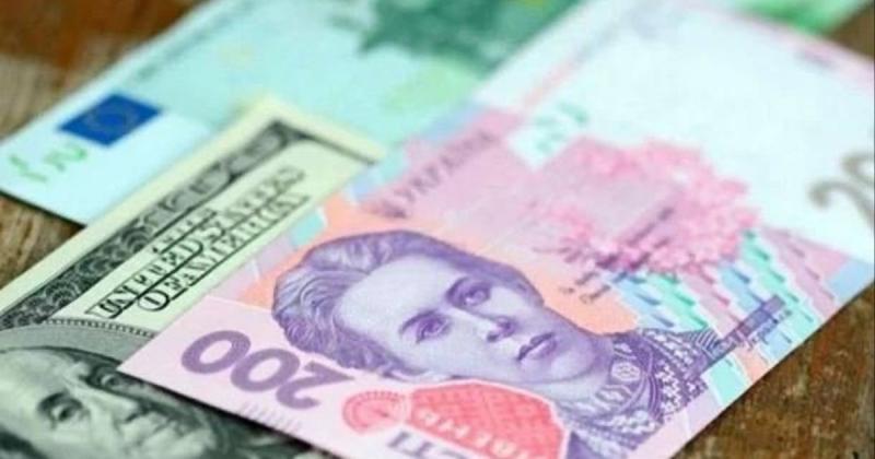 Прогноз валютних курсів на вересень: які чинники вплинуть і чи варто хвилюватися?