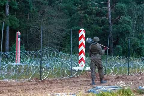 Мешканець Рівненської області спробував перетнути кордон у Волинській області, запропонувавши хабар.