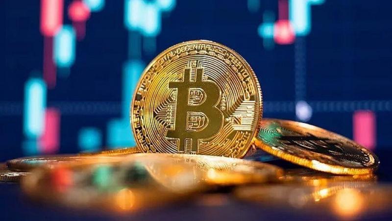 Bitcoin опустився нижче позначки $80,000: які зміни відбуваються на криптовалютному ринку після коментарів Трампа -- Finance.ua