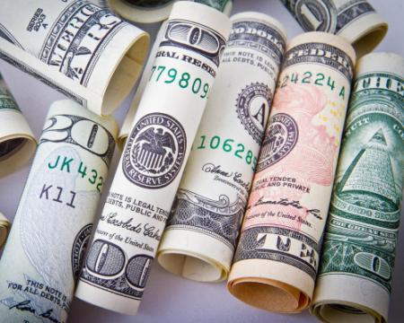 Фінансовий прогноз на травень: хто зможе досягнути достатку та успіху