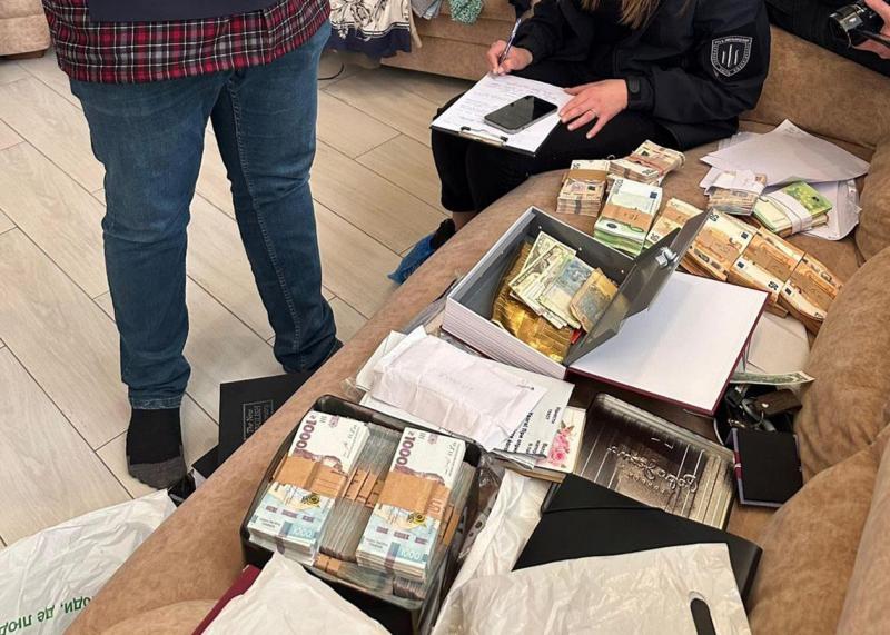 Генерального директора Нижньодністровської гідроелектростанції запідозрили у вчиненні правопорушення.