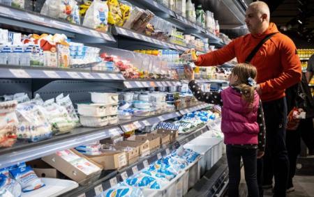 Які продукти залишаться стабільними в ціні у 2025 році: найкращі 5 варіантів.
