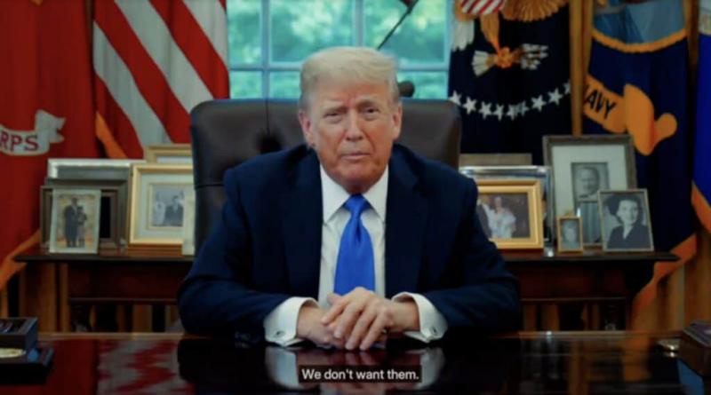 Трамп заробив мільйони, продаючи Біблії, персоналізовані годинники та кросівки.