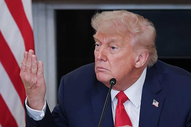 Трамп оголосив про доходи, що перевищують $1,6 мільярда.