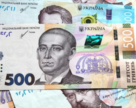 Переважна частина українців не має накопичень у фінансових установах.