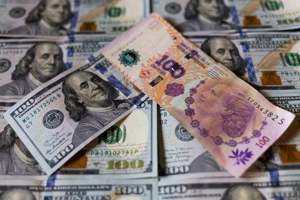 Долар досяг найнижчого рівня за останні 3,5 роки.