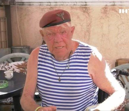 Легендарний волонтер на ім'я дядя Гриша відправився на фронт.