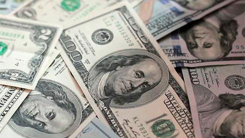 Долар США зберігає стабільність щодо основних валют.