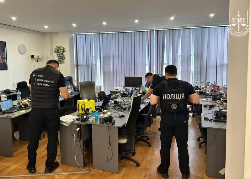 В Україні було розкрито мережу кол-центрів, які здійснювали шахрайські дії проти громадян Чехії.