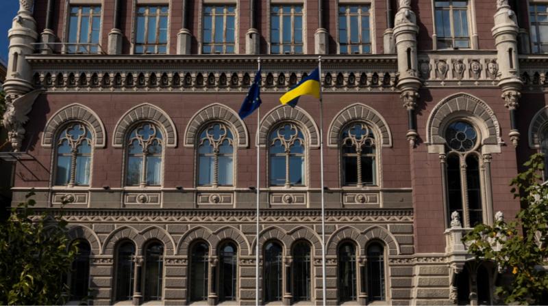 Протягом тижня Національний банк реалізував 551 мільйон доларів.