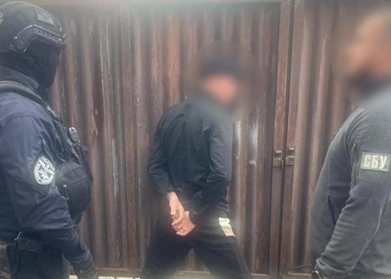 Правоохоронці виявили кур'єрів із Закарпаття, які займалися продажем марихуани.