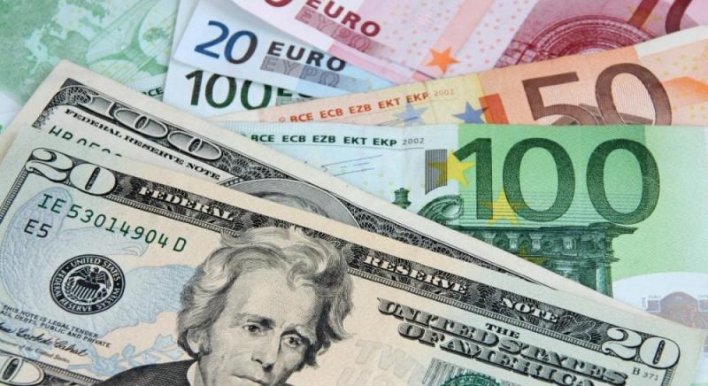 Долар підвищується, а євро втрачає вартість: офіційний валютний курс на вівторок.