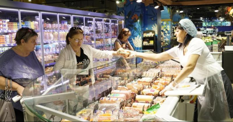 В Україні бізнес прогнозує, що ціни зростатимуть більш ніж на 10% щорічно - повідомляє bigmir)net у розділі фінансів.
