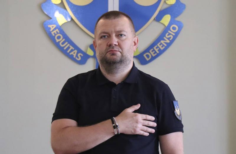 Скандали та шантаж, розкішне існування і невеликі заробітки Олександра Фільчакова.