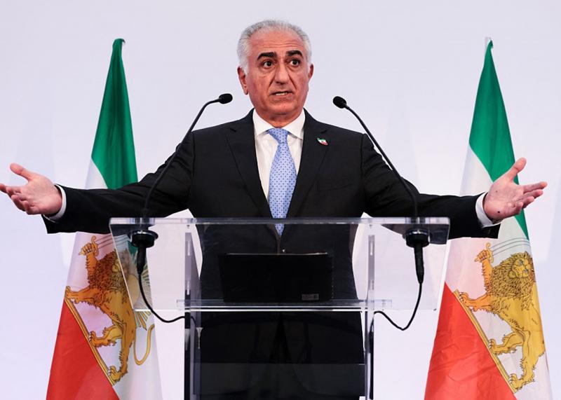 Демонстрації в Ірані можуть бути під керівництвом сина колишнього шаха.