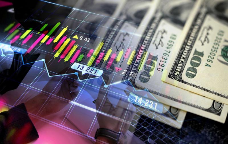 Долар досяг небачених висот: які фактори сприяють його зміцненню та як це відображається на цінах в Україні?