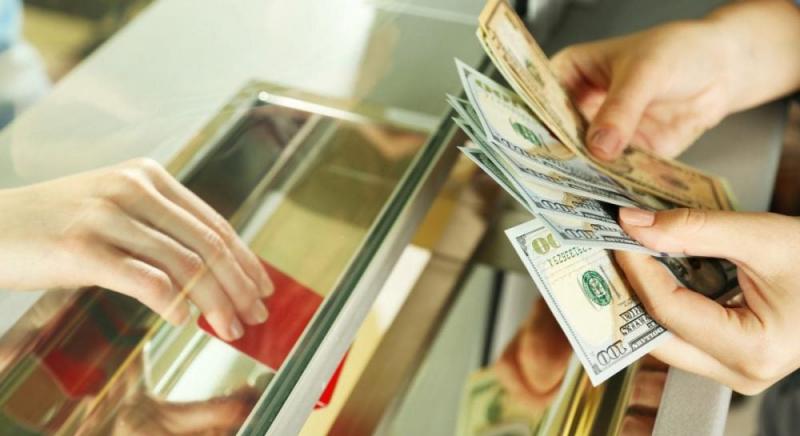 Світова турбулентність може вплинути на валютні курси в Україні: прогноз експерта на квітень.