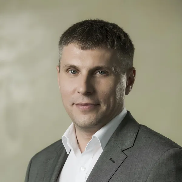 Влада та відповідальність: індивід на двох берегах безодні.