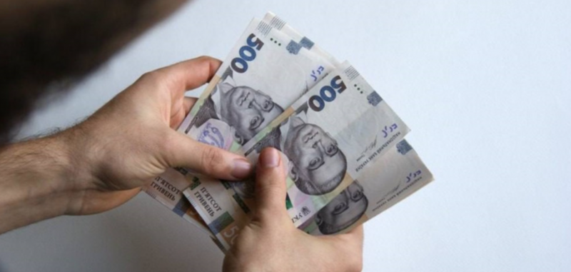 Фінансова допомога вже розпочалась: з 1 квітня українці отримують виплати. Дізнайтеся, хто має право на цю підтримку.
